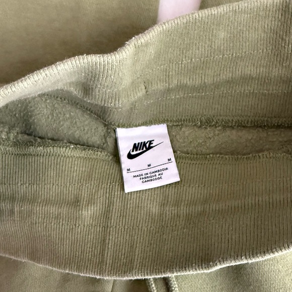 Nike Olive Green Sweatpants - Picture 4 of 4